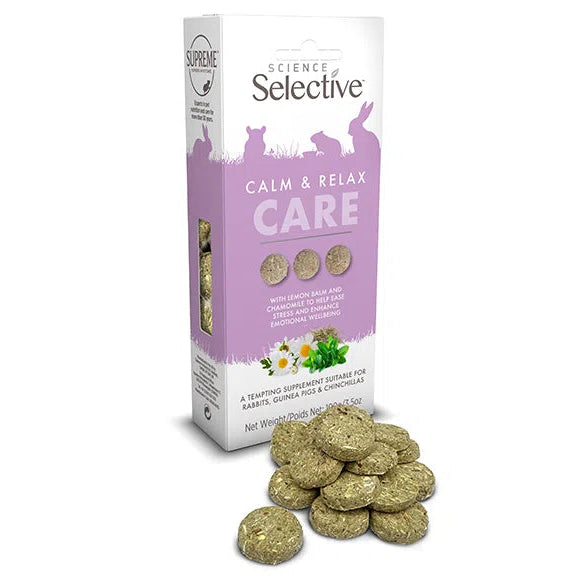 Science Selective Calm & Relax Care product packaging with green treats on a white background